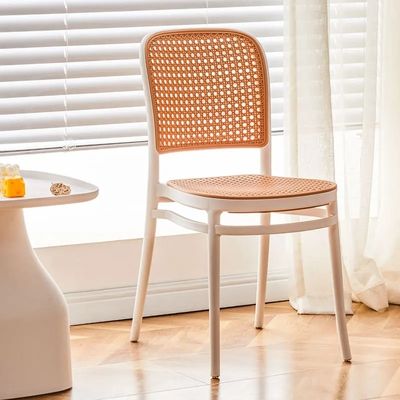 購入 OEM ODM プラスチック ワイカー ダイニング 椅子 ホテル用 白色 プラスチック 外食 椅子 オンライン製造